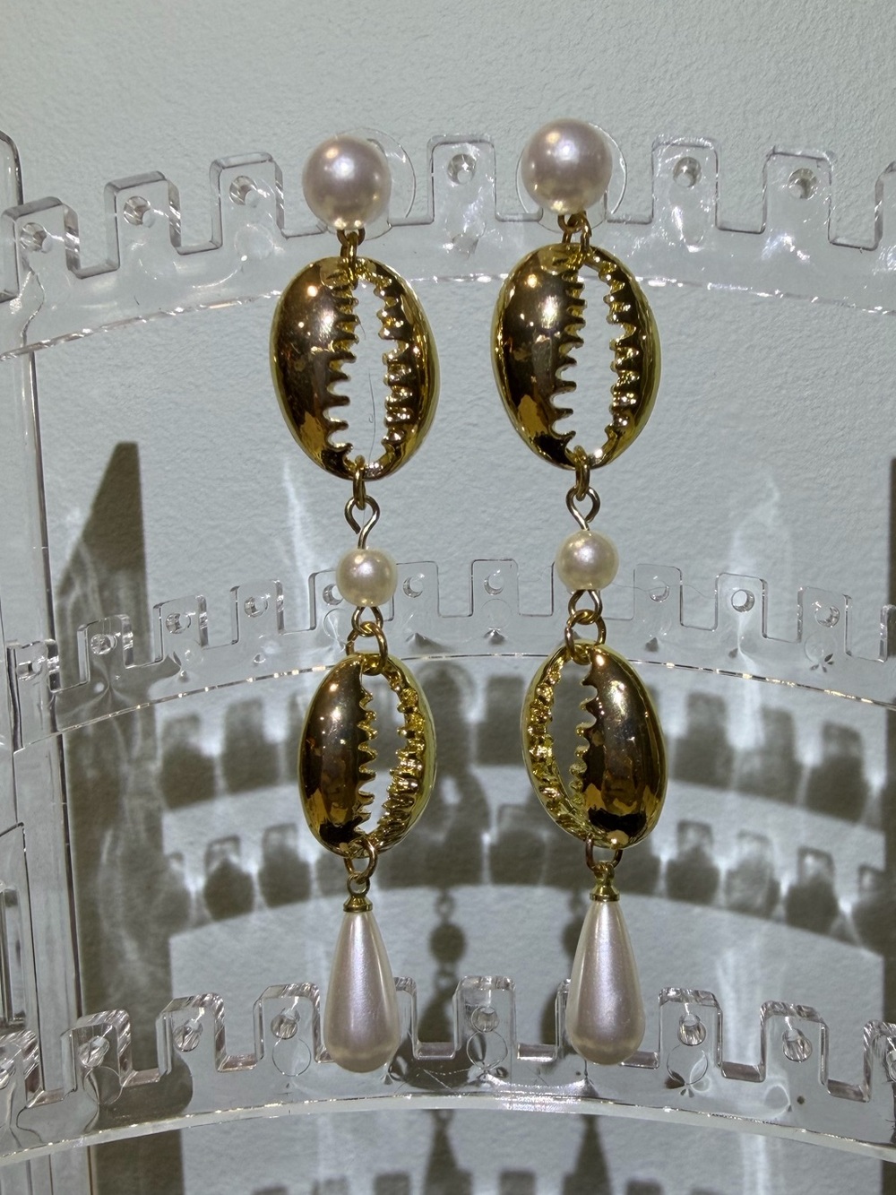 NWOT Golden Cowrie Shell & Pearl Drop Pierced Chandelier Earrings